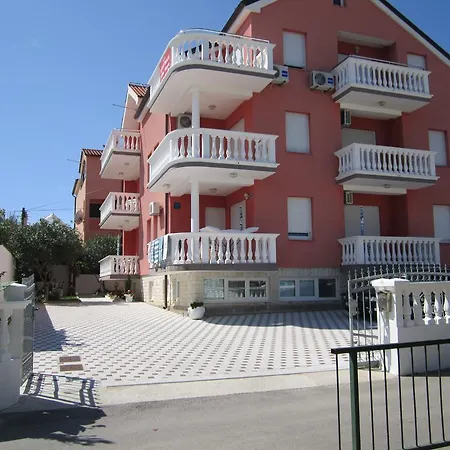 Mare Apartment *